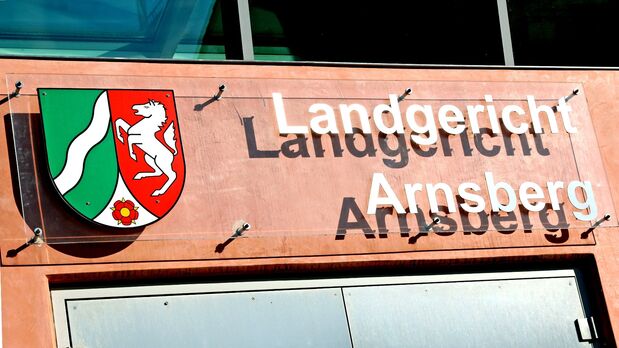 Der Eingang zum Landgericht in Arnsberg ARCHIVFOTO: ANDREAS DUNKER
