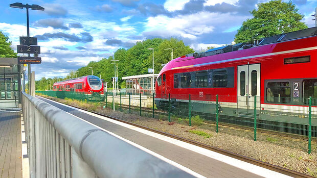 Zwischenzeitlich stauten sich die Regionalexpress-Züge im "Sackbahnhof" in Wickede. FOTO: ANDREAS DUNKER
