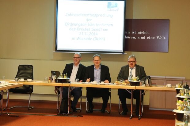 Moderne Präsentationstechnik wie Beamer und elektrische Leinwände sind vor allem bei Vortragsveranstaltungen wichtig. ARCHIVFOTO: ANDREAS DUNKER