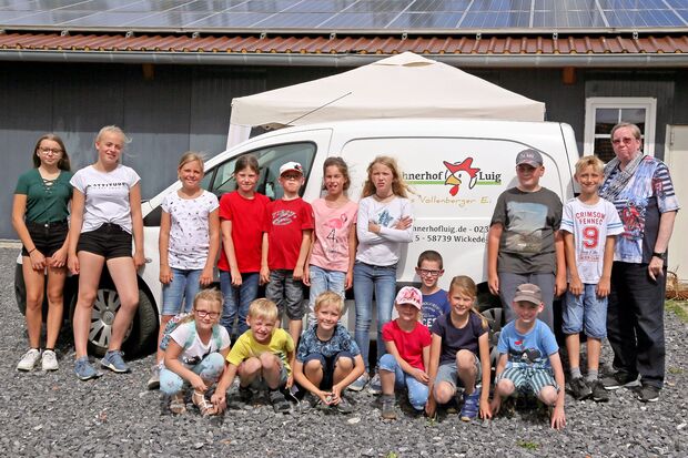 Besuch der Kinder in den Sommerferien auf dem Hühnerhof Luig auf dem Vollenberg in Wiehagen ARCHIVFOTO: ANDREAS DUNKER