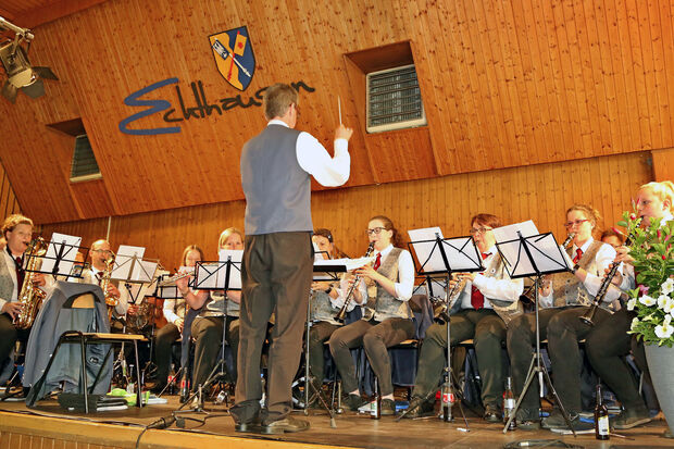 Der Musikverein Echthausen unter Leitung von Dirigent Thomas Voß sorgte beim Festakt für melodische Töne. FOTO: ANDREAS DUNKER