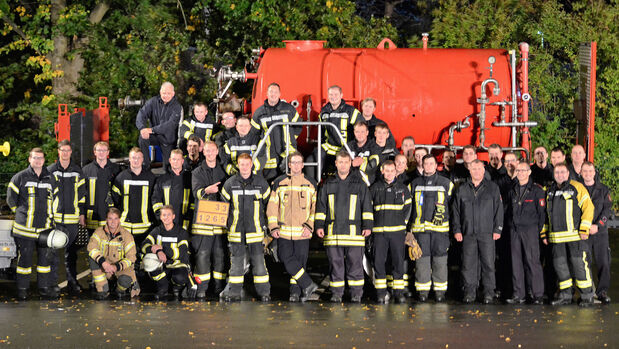 28 Feuerwehrkameraden aus dem Kreis Soest haben erfolgreich am ABC-Lehrgang 2015 teilgenommen FOTO: JAN RHÄSA (PRIVAT) 