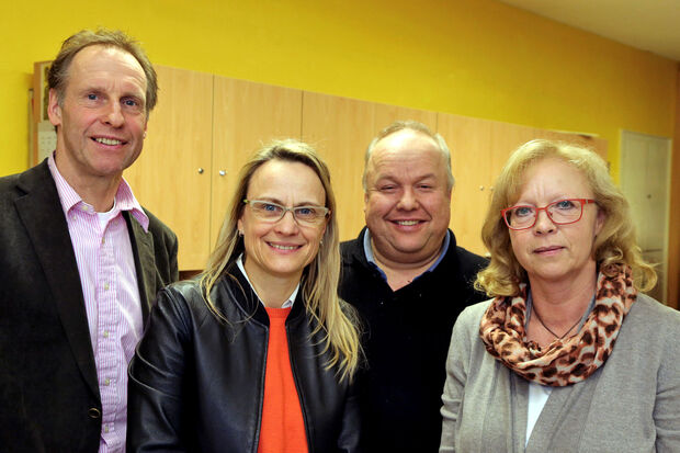 Der Vorstand des Fördervereins der Melanchthon-Grundschule (von links): Erster Vorsitzender Dirk Schröter, Schulleiterin und Beisitzerin Delia Heck, Zweiter Vorsitzender Markus Thurau sowie Kassiererin Annette Meißner FOTO: ANDREAS DUNKER