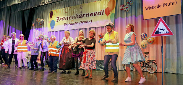 Die im Vorjahr 2017 über mehrere Wochen gesperrte Ruhrbrücke war Thema beim Wickeder Frauenkarneval. FOTO: ANDREAS DUNKER 