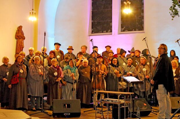 Der Gemischte Chor "Liedertafel" Wiehagen bei einem Konzert ARCHIVFOTO: ANDREAS DUNKER