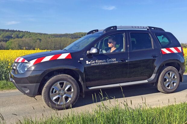 Schwarze Späher auf Schlaglochsuche in Wickede (Ruhr)  FOTO: GEMEINDE WICKEDE (RUHR)