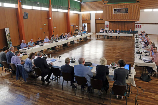Sitzung des politischen Rates der Gemeinde Wickede (Ruhr) im großen Saal des Bürgerhauses FOTO: ANDREAS DUNKER