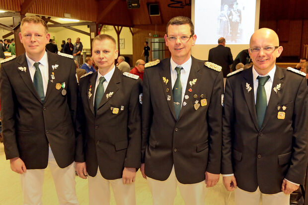 Der bisherige geschäftsführende Vorstand der Schützenbruderschaft St. Vinzentius Echthausen (von links): Thorsten Donner (Schriftführer), Andreas Schacke (Hauptmann), Stefan Reszel (Oberst) und Robert Hagelschuer (Kassierer) ARCHIVFOTO: ANDREAS DUNKER