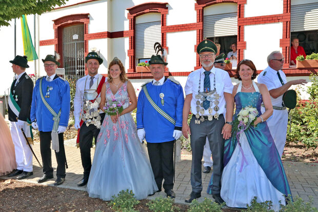 Das amtierende Schützenkönigspaar der St.-Vinzentius-Schützenbruderschaft Echthausen: Martin und Kläre Barylla (rechts) FOTO: ANDREAS DUNKER
