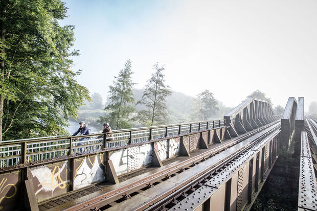 Die "Eisenbahnbrücke" zwischen Echthausen und Wickede ARCHIVFOTO