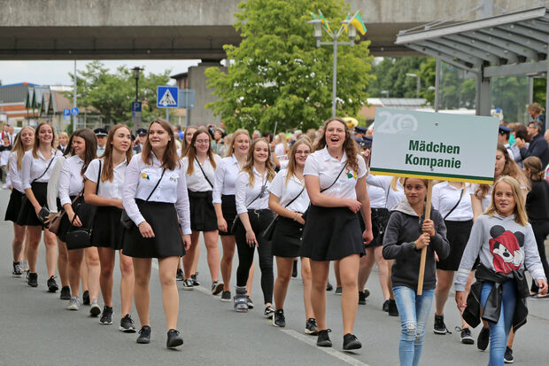 Die Mädchen-Kompanie der Schützenbruderschaft St. Johannes Wickede und Wiehagen FOTO: ANDREAS DUNKER
