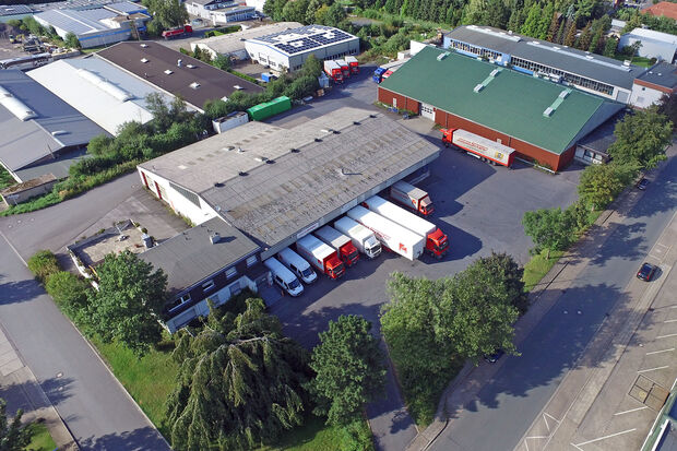 Die Spedition Schäfer im Gewerbegebiet Westerhaar in Wickede aus der Vogelperspektive LUFTAUFNAHME: ANDREAS DUNKER / NRW-IMAGE.DE