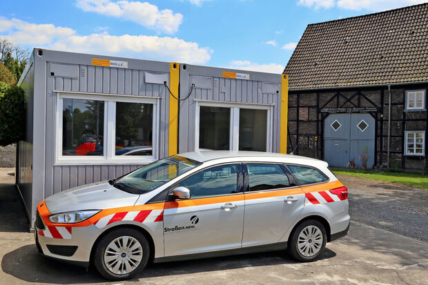 Das Baustellen-Büro in zwei Containern auf der Besitzung Knoppe an der Hauptstraße in Wickede FOTO: ANDREAS DUNKER