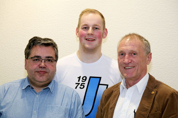 Der geschäftsführende Vorstand der Abteilung Handball des TV Wickede (von links): Geschäftsführer Manuel Garçez, Kassierer Steffen Bäker und Fachwart Richard Malinowski FOTO: ANDREAS DUNKER