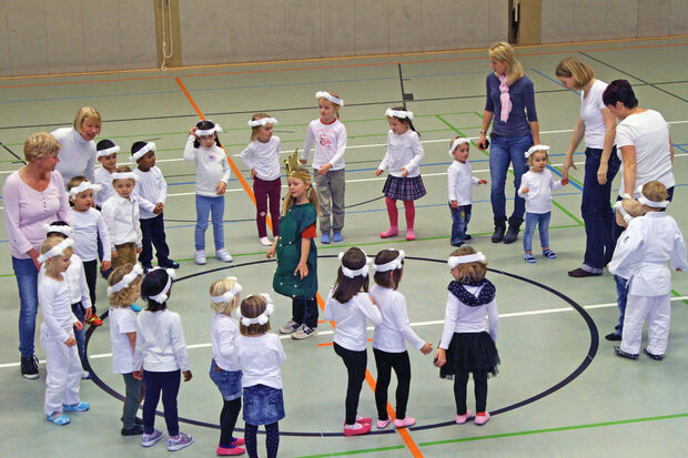 Kindergarten-Kinder bei einer Vorführung FOTO: ANDREAS DUNKER