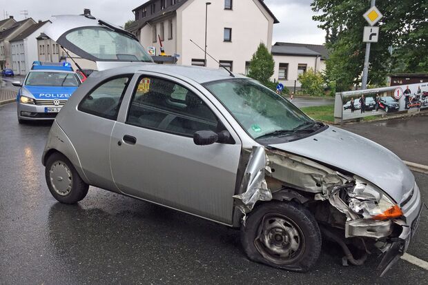 Alleinunfall auf der Oststraße FOTO: ANDREAS DUNKER