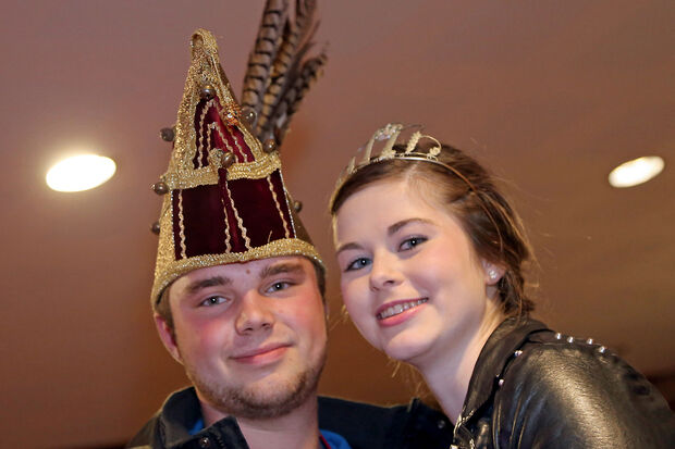 Am 11.11. wird ein neues Prinzenpaar proklamiert. – Hier das amtierende närrische Regentenpaar Dennis Kampmann und Sarah Melina Gebhardt ARCHIVFOTO: ANDREAS DUNKER