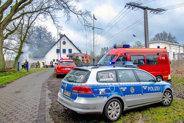Brand am Bootshaus: Feuerwehr und Polizei im Einsatz ARCHIVFOTO: ANDREAS DUNKER