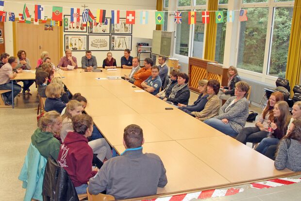 Außerordentliche Mitgliederversammlung des Kinder- und Jugendchores "Cantalino" in der Aula der Engelhard-Grundschule in Wickede. FOTO: ANDREAS DUNKER
