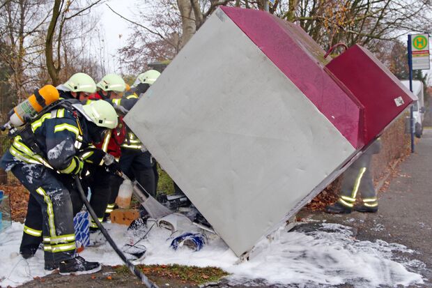 Geöffneter Container mit Elektro-Kleingeräten FOTO: ANDREAS DUNKER