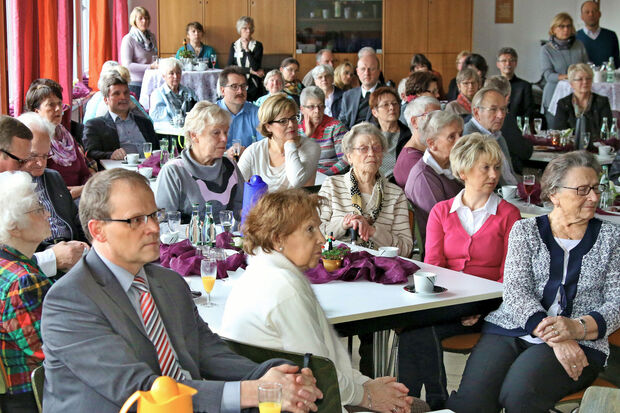 Der Saal des Martin-Luther-Hauses soll künftig nicht nur für Gemeindeversammlungen sondern auch für ein "Beerdigungscafé" genutzt werden ARCHIVFOTO: ANDREAS DUNKER