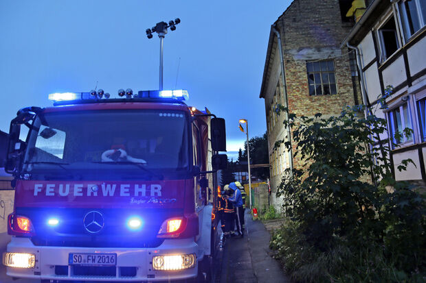 Feuerwehr-Einsatz gegenüber dem Gerätehaus FOTO: ANDREAS DUNKER