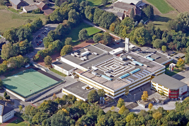 Die Gesamtschule in Fröndenberg LUFTBILD: ANDREAS DUNKER / NRW-IMAGE.DE