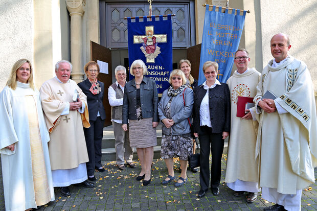 Nach dem Festhochamt zum 100-jährigen Bestehen der KFW Wickede FOTO: ANDREAS DUNKER