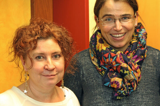 Claudia Beck-Orlowski (links) hat zum Jahreswechsel die kommissarische Leitung für die ausgeschiedene Erzieherin Diana Ersel (rechts) übernommen. FOTO: ANDREAS DUNKER