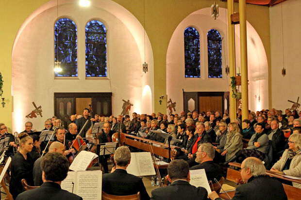 Gut besucht: das klassische Konzert zum 150-jährigen Bestehen der katholischen Kirchengemeinde in Wickede in der St.-Antonius-Kirche FOTO: ANDREAS DUNKER