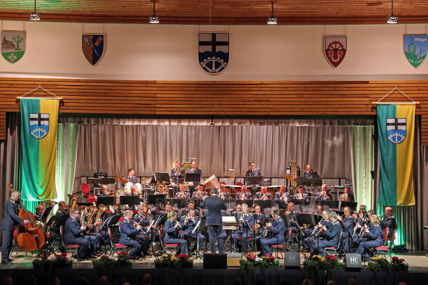 Die Bühne des Bürgerhauses – auch hier ist die Technik teilweise mehr als 40 Jahre alt. ARCHIVFOTO: ANDREAS DUNKER