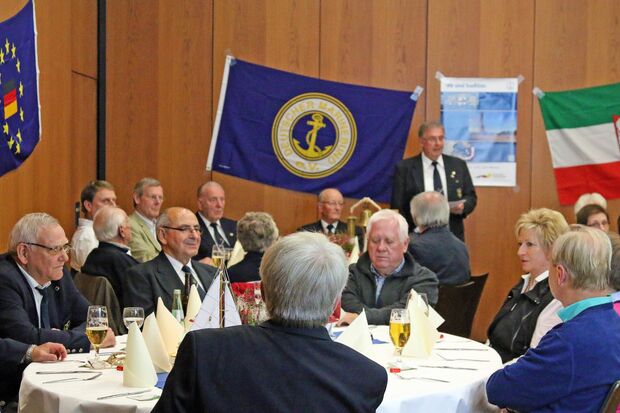 Labskaus-Essen der Wickeder Marinekameradschaft im Bürgerhaus FOTO: ANDREAS DUNKER