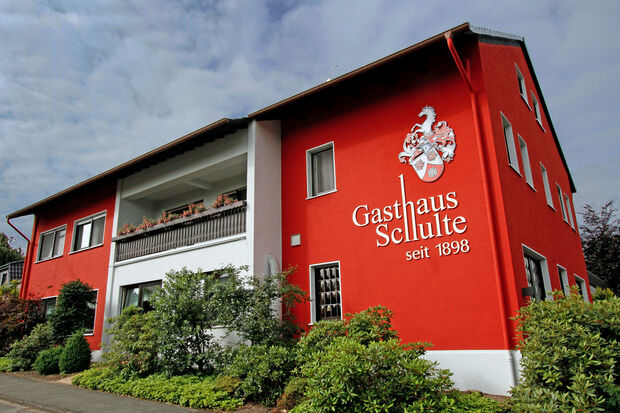 Das Gasthaus Schulte: bislang mit Biergarten, Schankwirtschaft, Restaurant und Hotel ARCHIVFOTO: ANDREAS DUNKER