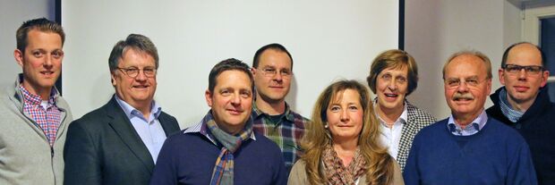 Der neue Vorstand (von links): Markus Wrede, Alphons Hollmann, Heinz-Bernd Luig, Ulrich Moors, Gabriele Kub, Irmgard Mischkowski, Heinrich Koerdt, Frank Baumüller FOTO: ANDREAS DUNKER