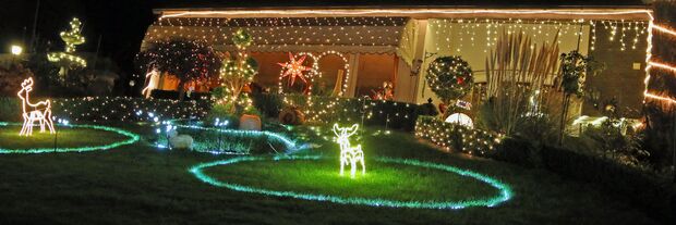 Vorgarten und Haus an der Nordstraße erstrahlen erst im kommenden Jahr wieder im weihnachtlichen Lichterglanz. FOTO: ANDREAS DUNKER