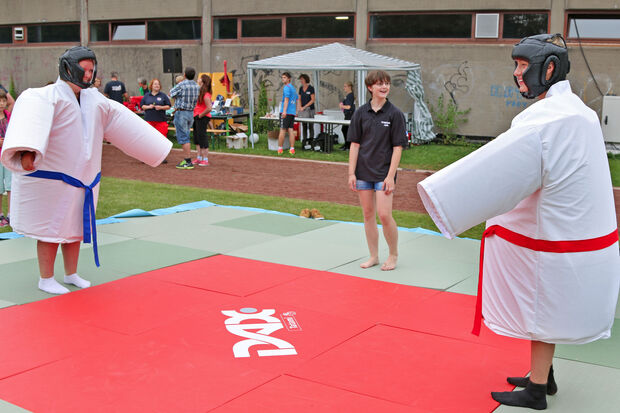 Kampfsport und Kräftemessen mit dickem Schaumpolsterschutz bei der Judo-Abteilung FOTO: ANDREAS DUNKER